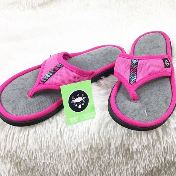 isotoner flip flops